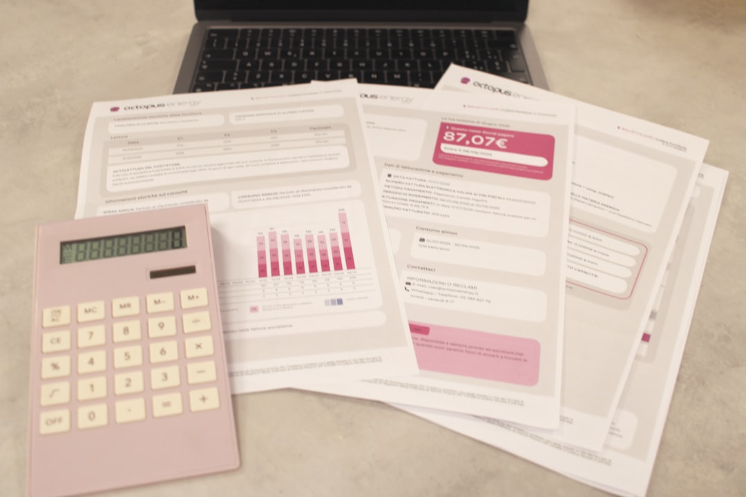 Contas Calculadora E Laptop Tarefas Financeiras Em Andamento LtU_A0NHHtU