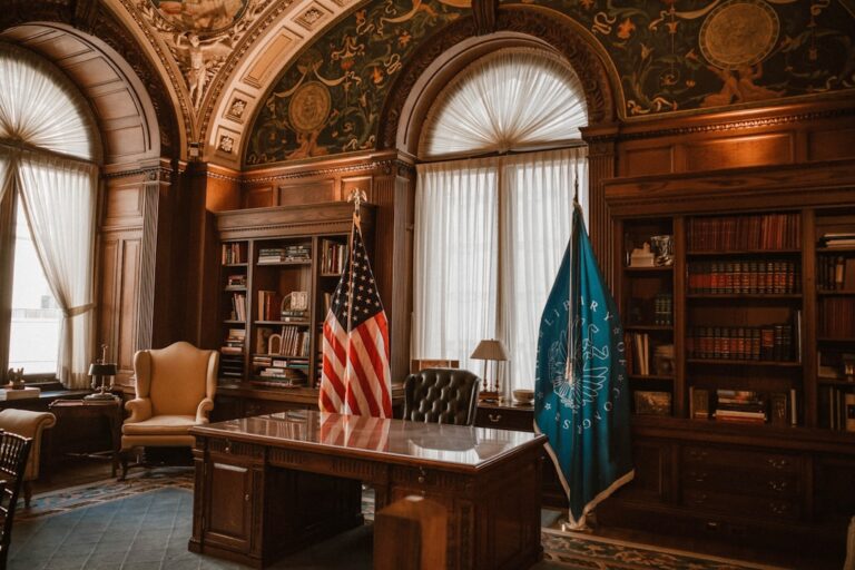 Escritorio Grandioso Com Bandeiras E Estantes 0y2FXSJ70sc