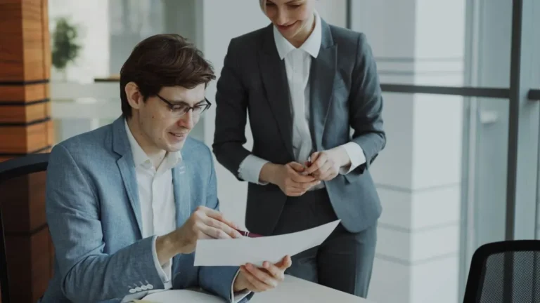 A empresa que faz a auditoria externa pode fazer a interna também?